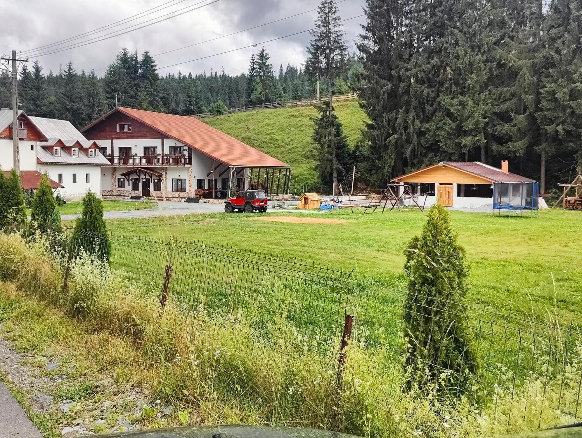 Pensiunea Trei Brazi Арьешени Экстерьер фото
